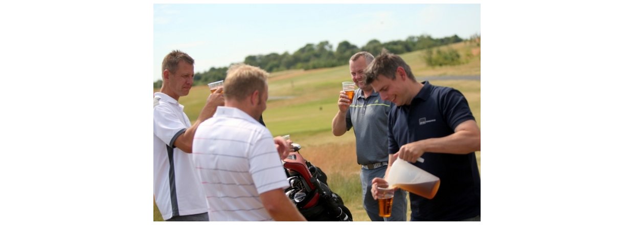 Festshop.dk leverer event til Aros Forsikring golfdag